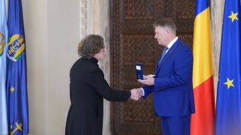 Magyar színházat is kitüntetett a román kultúra napján Iohannis