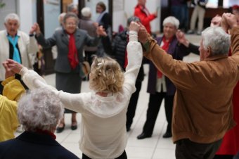 Örömtánccal előznék meg az időskori demenciát Marosvásárhelyen
