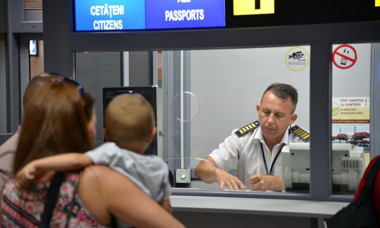 Több tízezer visszafordítás után könnyíthetnek a kiskorú és kísérője határátlépési szabályozásán