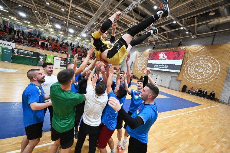 Erdélyi sportsikerek a jubileumi Kárpát-medencei Egyetemek Kupáján