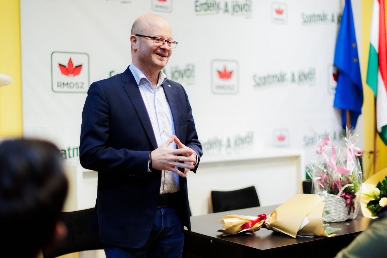 Kereskényi Gábor szerint az RMDSZ 2020-ban a csapatmunkának köszönhetően nyerte el a szatmári megyeszékhely vezetését •  Fotó: Facebook/Kereskényi Gábor