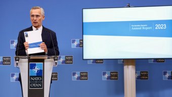 Stoltenberg: Ukrajnát azonnal támogatni kell, a NATO megerősödött az elmúlt évben
