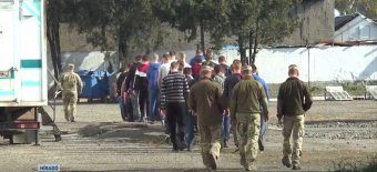 Már az elítélteket is mozgósítaná Ukrajna a frontra, közben folytatódnak a kényszersorozások