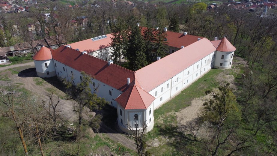 Taste of Transylvania a gyalui várkastélyban: a fine dining és az erdélyi hagyományok találkoznak a műemlék falai között