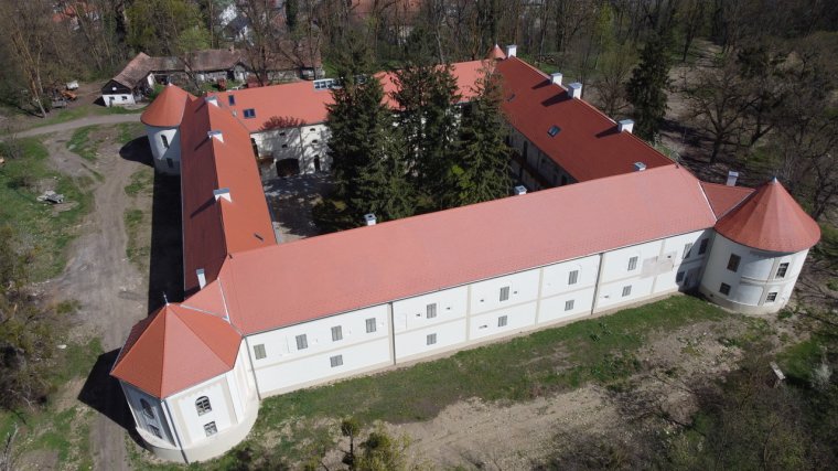 Ismét megtelhet élettel a frissen felújított gyalui várkastély hatalmas kertje
