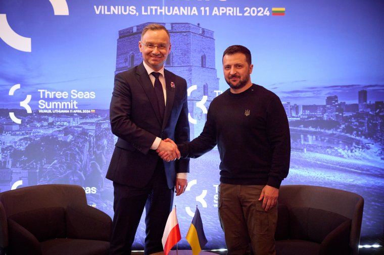 Zelenszkij szerint még a nyáron meg kellene kezdeni az EU-csatlakozási tárgyalásokat Ukrajnával