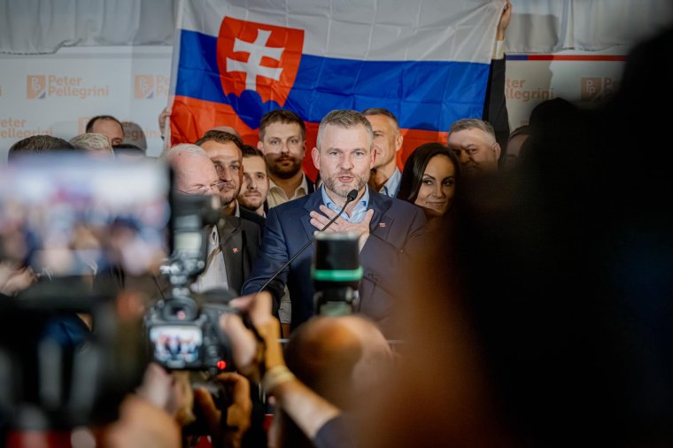 Szokatlan a Pellegrinivel és Ficóval kötött megállapodás, de előnyei is származhatnak belőle a felvidéki magyarságnak