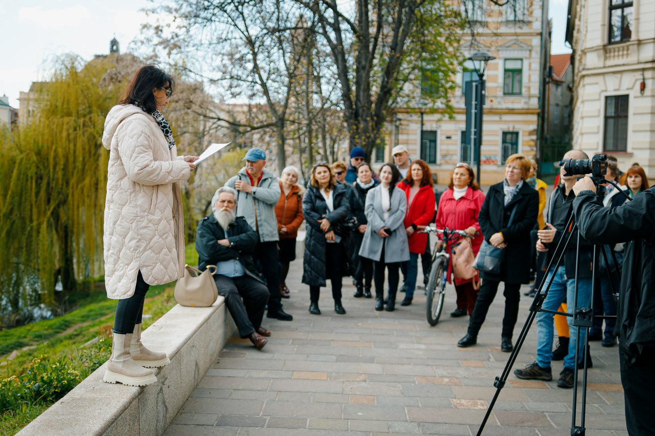 Nagy sikernek örvendett Nagyváradon a tavalyi versséta, ezért idén is megszervezik a magyar költészet napján •  Fotó: Szigligeti Színház