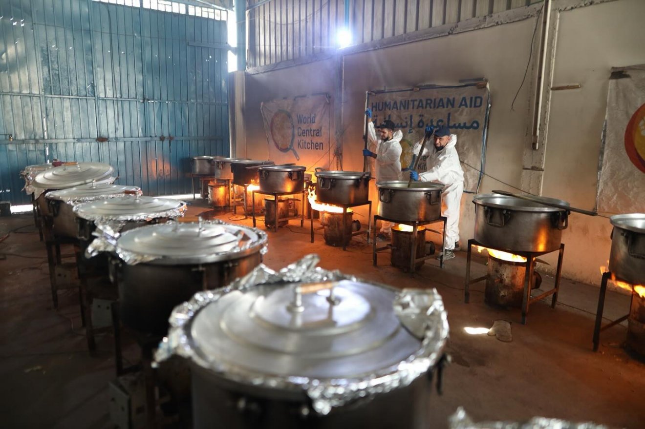 Ártatlan áldozatok. A World Central Kitchen élelmiszer-segélyeket juttatott el a gázai lakosoknak •  Fotó: Facebook/World Central Kitchen