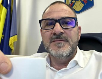 Sárga csirke után vörös rózsa: távozik tisztségéből a fogyasztóvédelem elnöke, aki úgy érzi, történelmet írt