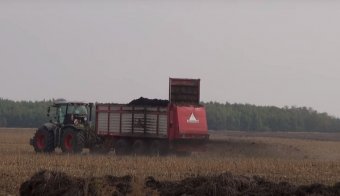 Aradon büntettek a nagy bűzt okozó trágyázásért, Kolozsváron elnéző a környezetvédelmi hatóság