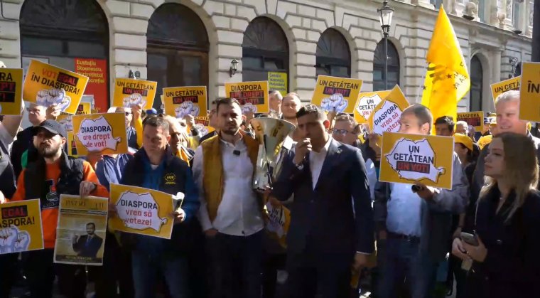 Tüntetett a szélsőséges AUR, mivel Simion szerint a kormány ellehetetleníti a külföldön élők szavazatának leadását