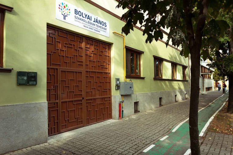 Kibővíti anyanyelvű tehetséggondozó programjait Temesváron az Óbudai Egyetem