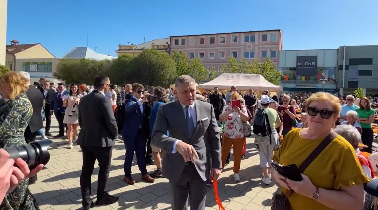 Bár javult Fico állapota, további műtétek várnak rá
