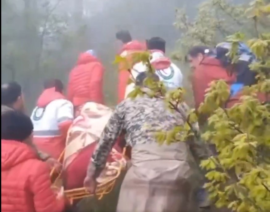 Gyász. A mentőegységek már csak a helikopter utasainak holttesteit találták meg •  Fotó: X/Videófelvétel