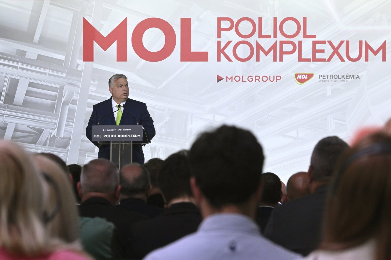 Orbán Viktor: a poliolt a laikusok hívhatják „a műanyaggyártás svájci bicskájának” •  Fotó: MTI/Koszticsák Szilárd