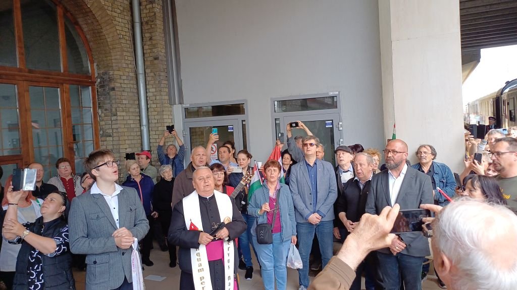 Magyar közösségi vezetők és a Temesvári Római Katolikus Egyházmegye marosi főesperességének több plébánosa is jelen volt az eseményen •  Fotó: Pataky Lehel Zsolt