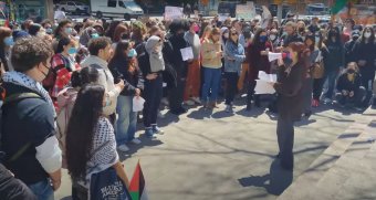 Több tucatnyi palesztinpárti rendbontót vettek őrizetbe amerikai egyetemeken