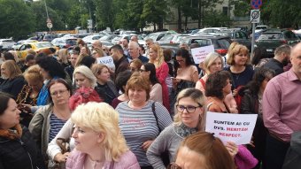 Ismét tüntettek a kormányalkalmazottak, bérkövetelés a környezetvédelmi ügynökségeknél is