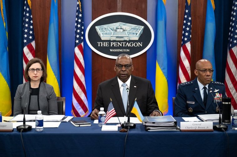 Románia is újabb támogatást ígért Ukrajnának, Washington szerint Amerika a legsürgősebb fegyvereket már leszállította