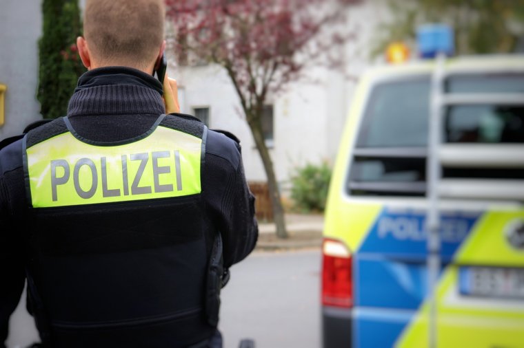 Belehalt sérüléseibe a mannheimi késelésben megsérült rendőr, a támadó egy afgán férfi lehetett