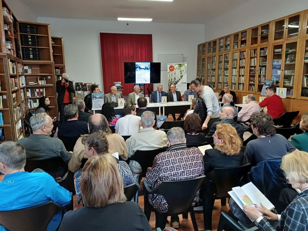 Megtelt a terem érdeklődőkkel •  Fotó: Pataky Lehel Zsolt