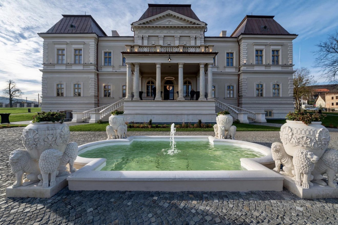 A válaszúti kastély kívül-belül megújult a restaurálás során •  Fotó: Facebook/Vákár István