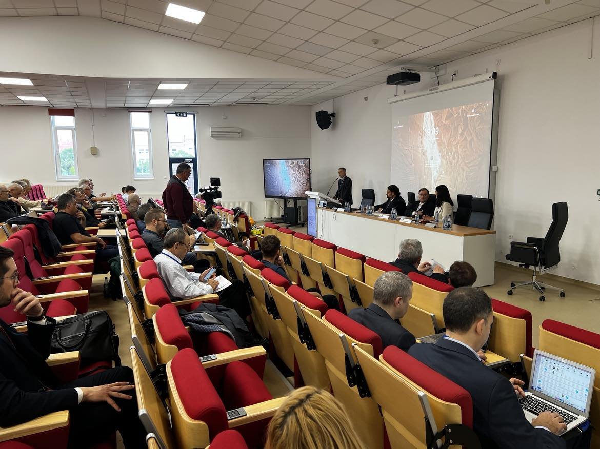 A nemzetközi konferenciát a BBTE Politika-, Közigazgatás- és Kommunikációtudományi Karának (FSPAC) székházában tartják •  Fotó: Nagyi Orsolya