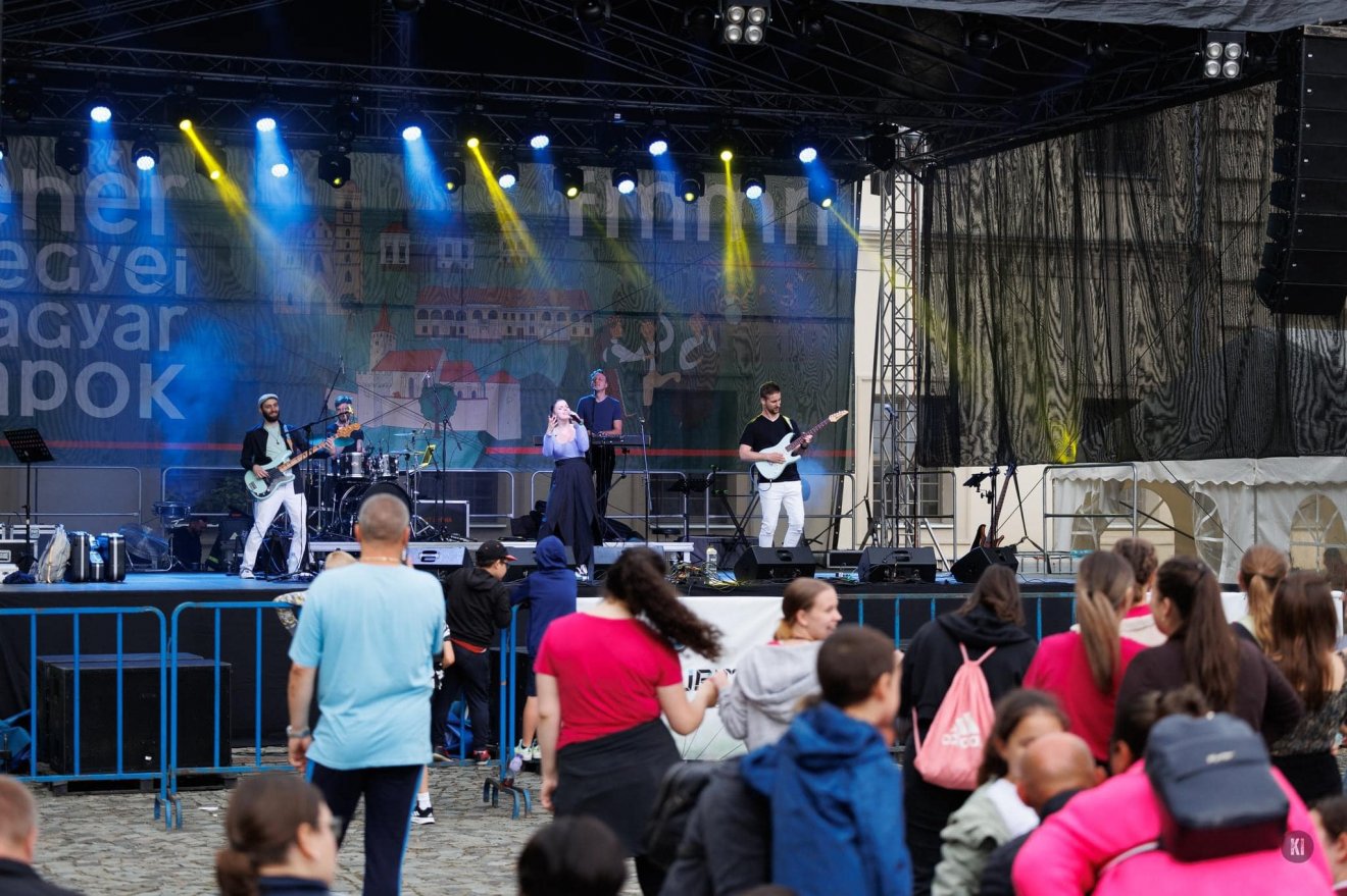 Az együttes Budapesten és Erdélyben egyaránt fellép idén •  Fotó: Facebook/Lunda zenekar