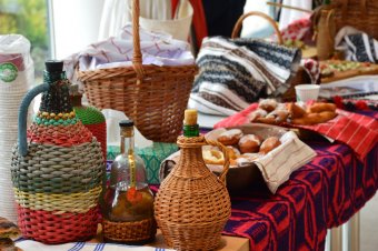 Kiemelni a paraszti gasztronómiát a feledés homályából – székely, szatmári, moldvai étkeket mutatnak be kolozsvári egyetemisták