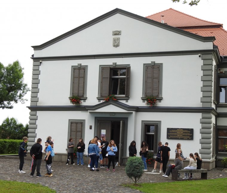 Petőfi és Júliája mézesheteit idézi meg az eredeti szépségében felújított koltói Teleki-kastély és kertje