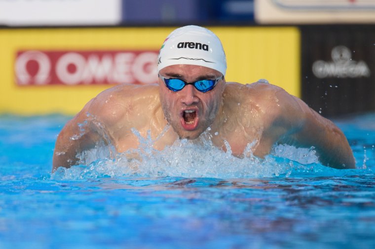 Milák aranyat érően úszta le a 200 méter pillangót az EB-n, Senánszki Petra is győzött, a 4x200-as gyorsváltó is remekelt