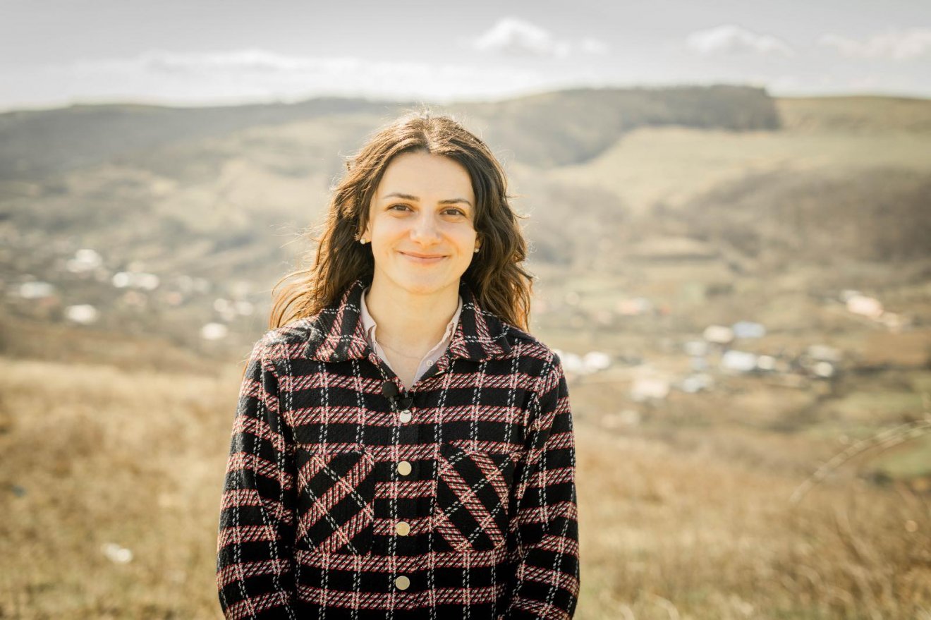 Gál Alina: „talán példakép lehet a többi csángó fiatal számára, hogy otthon is lehetséges, meg hogy magyar vonalon is lehetséges ezt elérni” •  Fotó: Gál Alina gyűjteménye