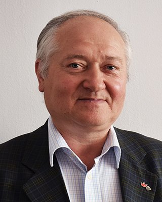 Gergely Jánost választották a Brassó megyei Ürmös polgármesterévé, aki 2004-től 2020-ig vezette a települést •  Fotó: RMDSZ