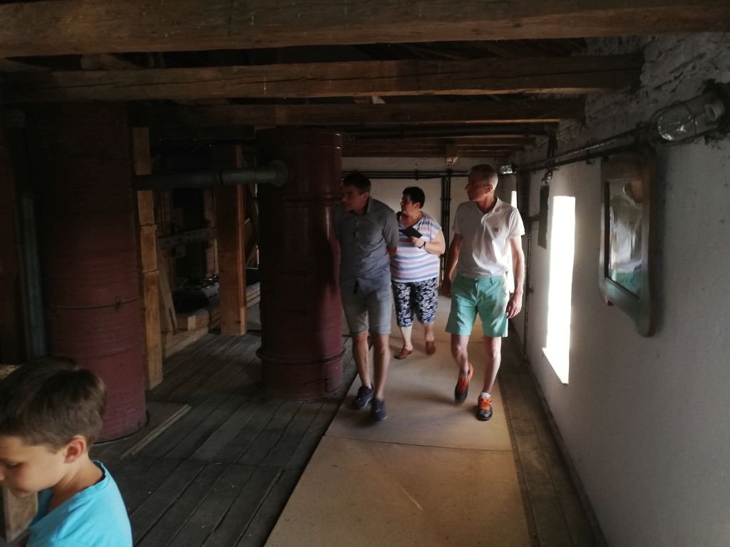 Látogatók a malomban •  Fotó: Pataky Lehel Zsolt