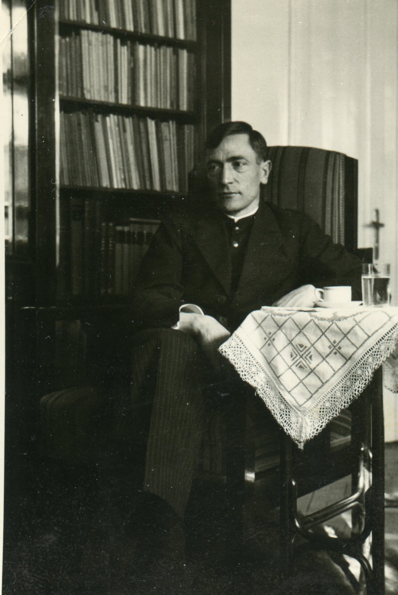 Márton Áront 1957 és 1967 között gyulafehérvári házi őrizetben tartotta a kommunista hatalom •  Fotó: Gyulafehérvári Érseki és Káptalani Levéltár gyűjteménye
