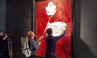 Állatvédő aktivisták rongálták meg III. Károly király alig egy hónapja felavatott hivatalos portréját