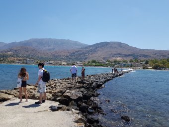 Az év slágere a görögországi nyaralás, de a lakosság alig harmada vakációzik külföldön