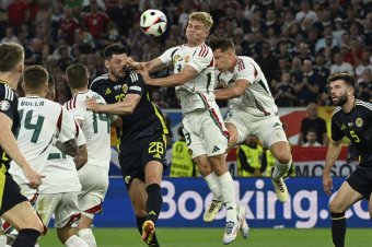 Összejött a skótverés, még továbbjuthat a magyar válogatott, Varga súlyosan megsérült