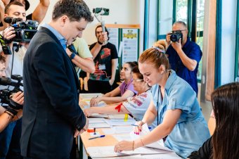 Fölényesen győzött, újrázhat Bukarestben Nicuşor Dan