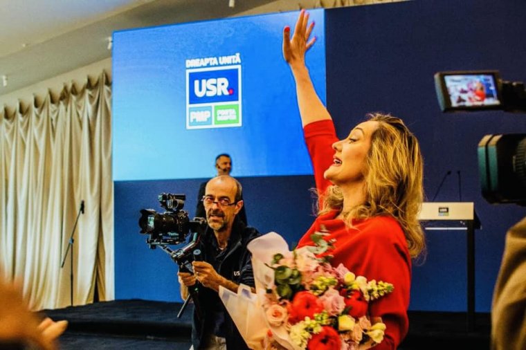 Távozik Lasconi az USR éléről a csúfos választási kudarc után