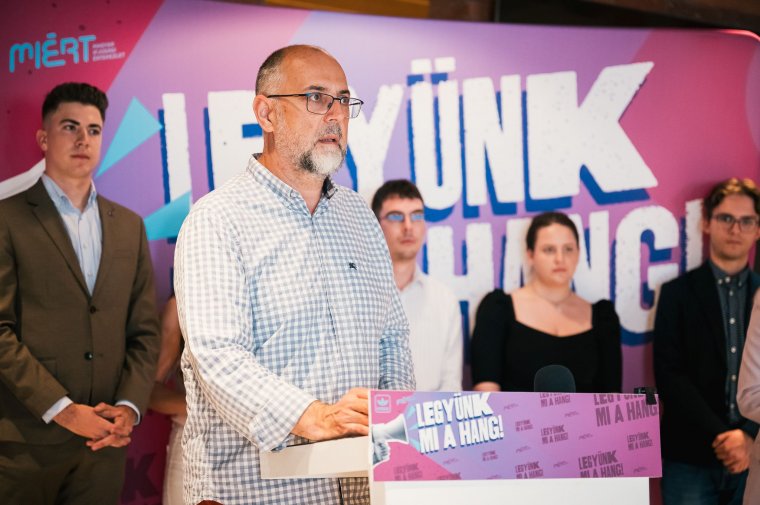 Laposföldhívőkhöz hasonlítja Kelemen Hunor az RMDSZ Kárpátokon túli voksai kapcsán csalást kiáltókat