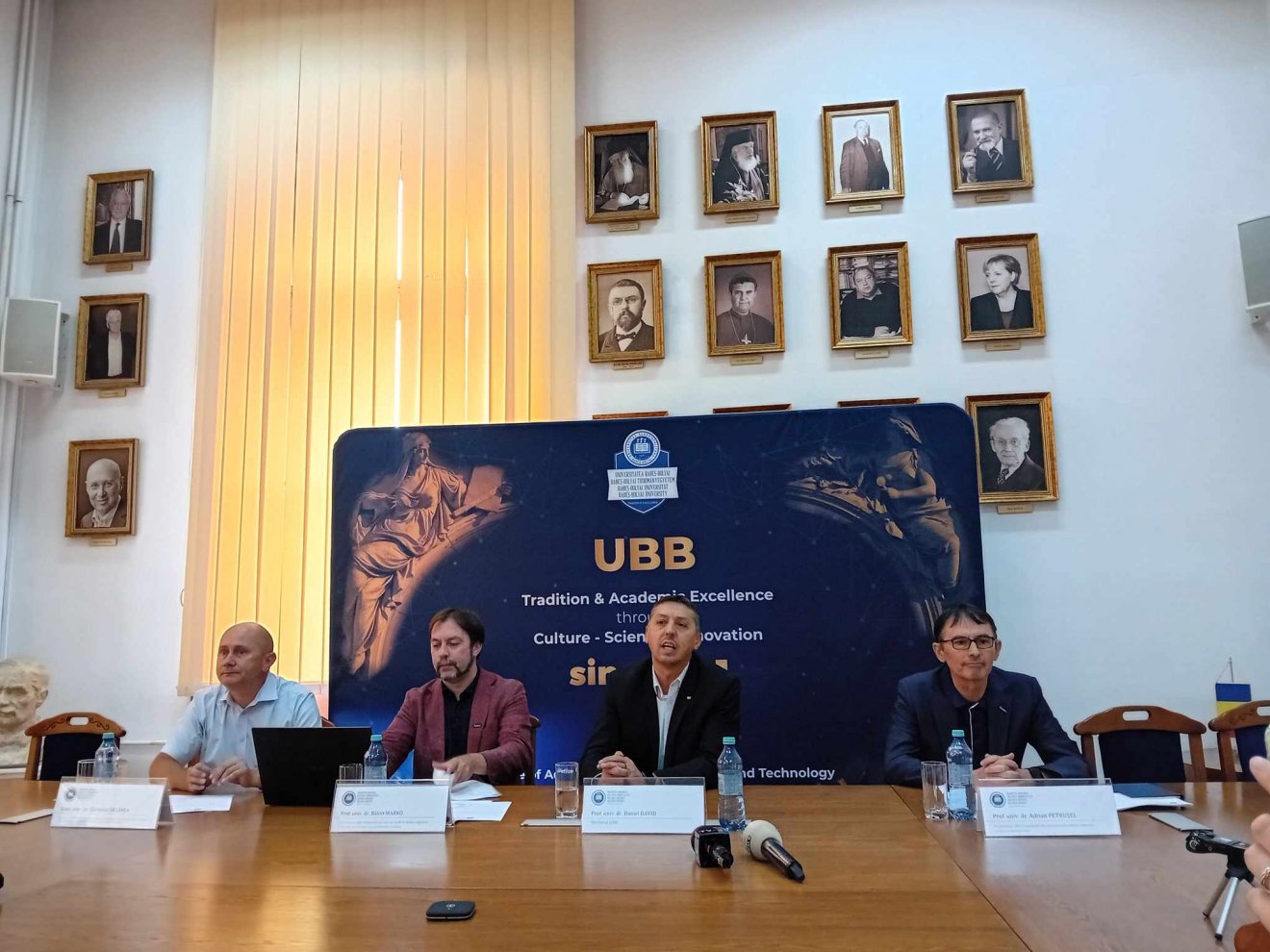 Christian Săcărea, Markó Bálint, Daniel David és Adrian Petrușel ismertette a nyári felvételire vonatkozó információkat •  Fotó: Bede Laura