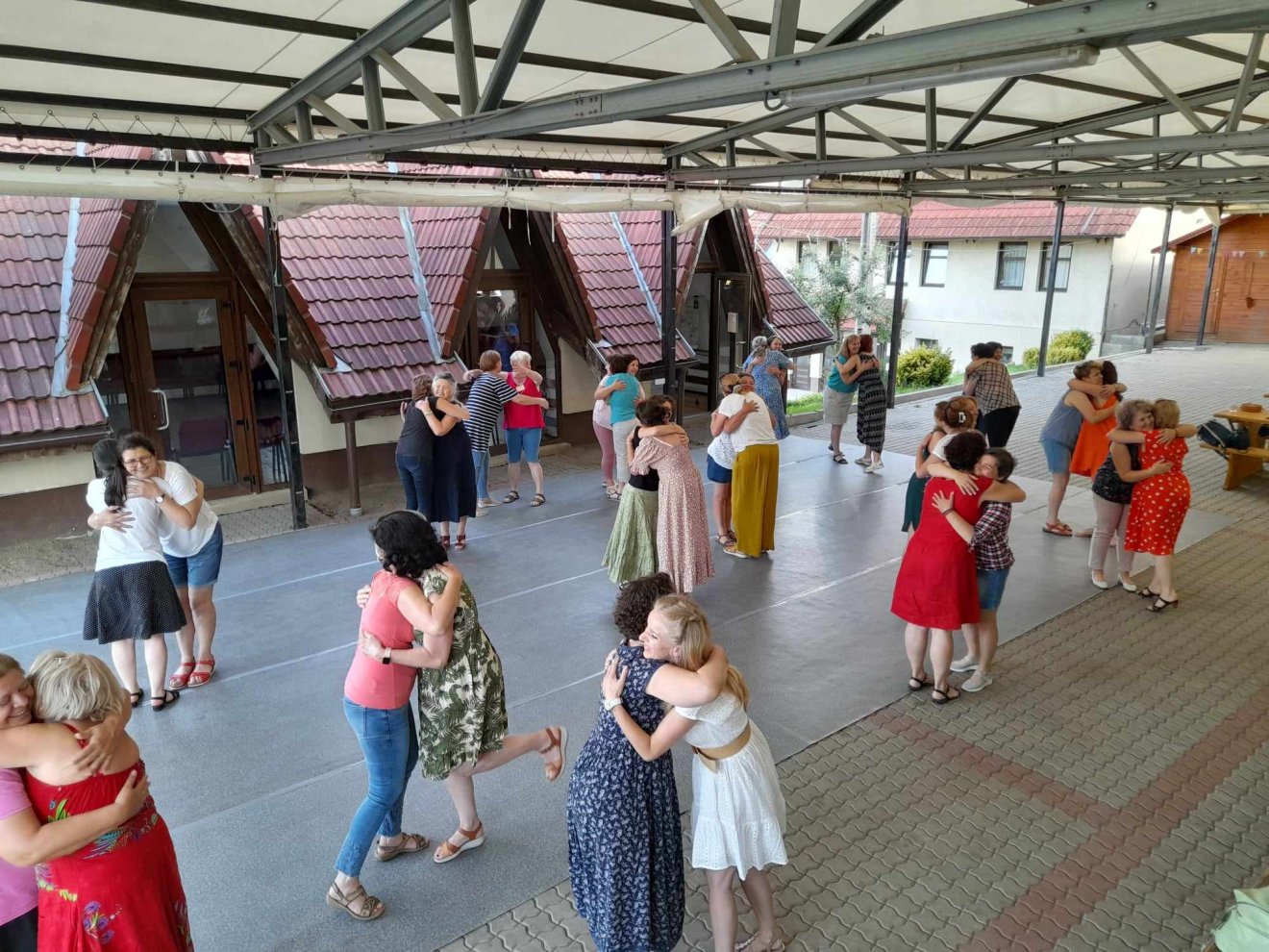 A közösség és összefogás ereje kulcsfontosságú mozgatórugója a Kolozs megyei Válaszúton szervezett pedagógusfórumnak •  Fotó: Napsugár és Szivárvány gyermeklapok