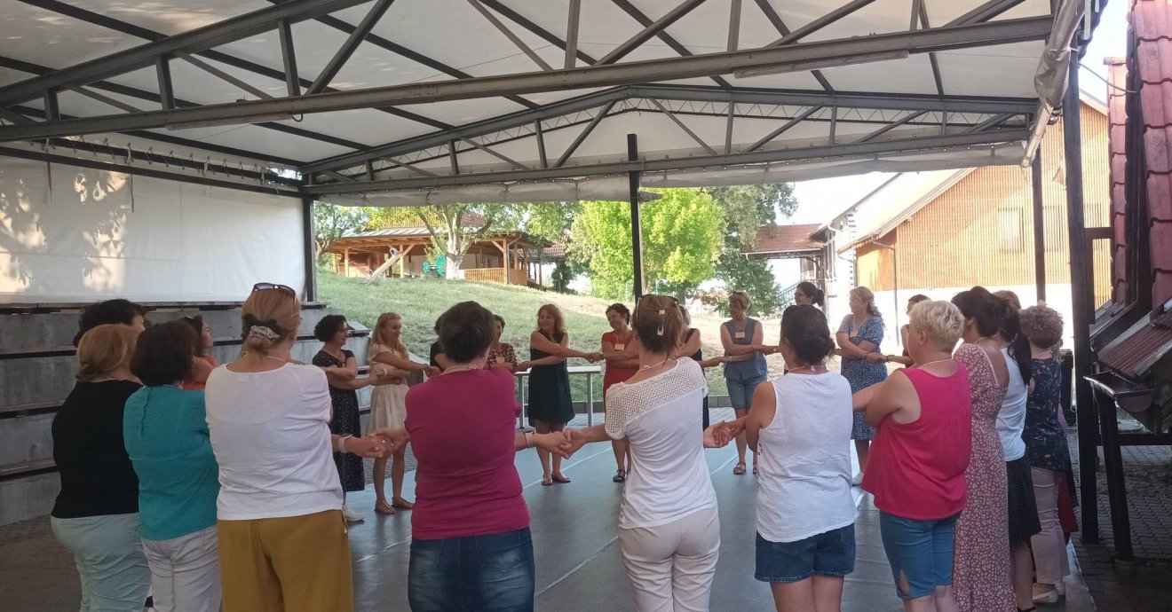 Pedagógusok a válaszúti táborban •  Fotó: Napsugár és Szivárvány gyermeklapok