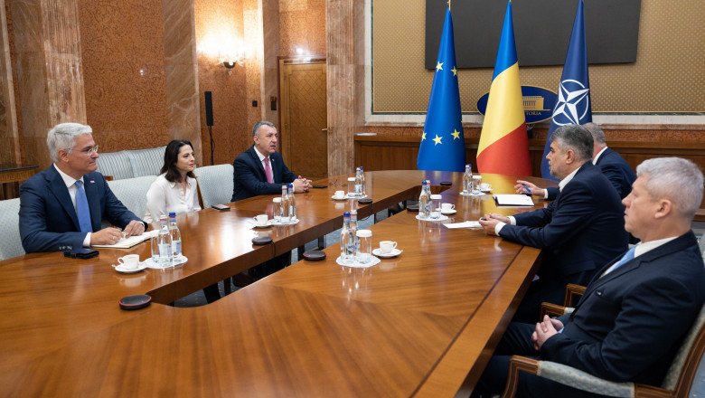 Eltérő álláspontok. A REPER politikusai nem akarnak előrehozott államfőválasztást •  Fotó: Románia kormánya