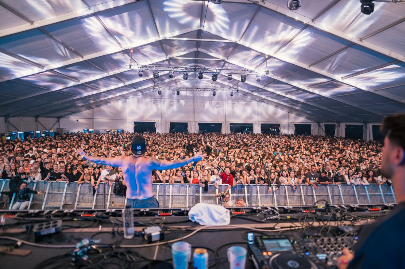 Már a fesztivál nulladik napján, szerdán telt házas koncert alapozta meg a hangulatot •  Fotó: Facebook/VIBE Festival