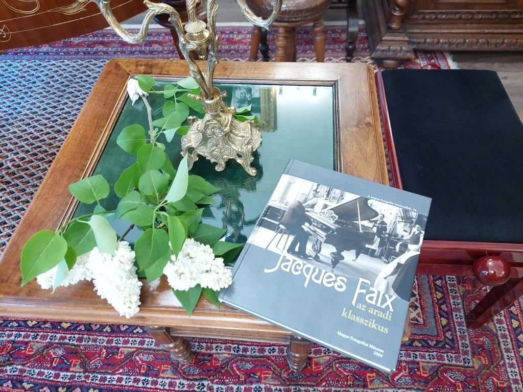 Emlékalbum a zongoraéptőről és fényképészről •  Fotó: Pataky Lehel Zsolt