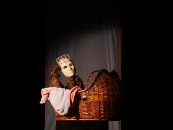 Kissé szokatlan: tizennégy éven felülieknek szóló előadás premierjével zárja az évadot a kolozsvári Puck Bábszínház