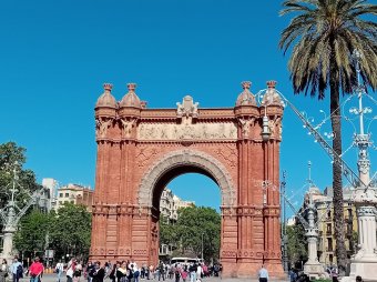 Elegük lett a túlturizmusból a barcelonaiaknak, ki akarják kergetni a hömpölygő tömegeket a városból